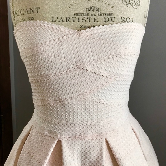 🔴SOLD🔴 Francesca’s Jun & Ivy Bandage Dress - Picture 4 of 8